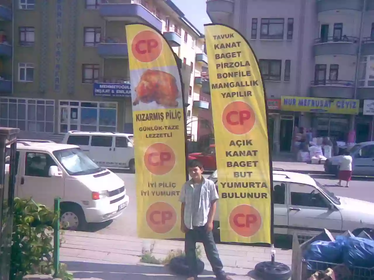 butun-tavuk-yelken-bayragi