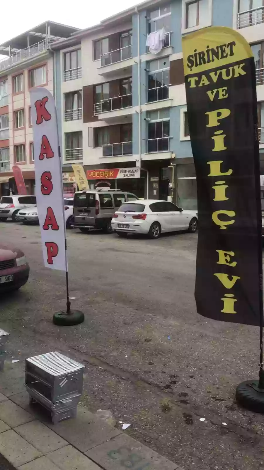 tavuk-ve-pilic-evi-yelken-bayragi